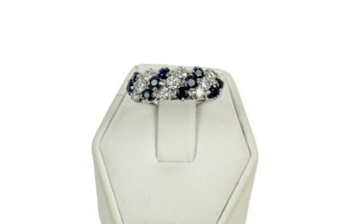 18K GOLD BLUE SAPPHIRE AND DIAMOND RING