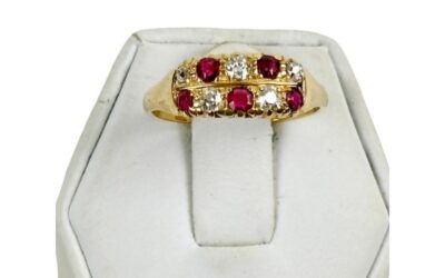 18K GOLD RUBY AND DIAMOND RING