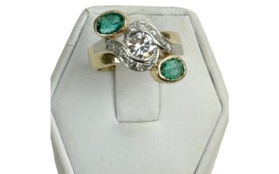 10K GOLD DIAMOND AND EMERALD RING